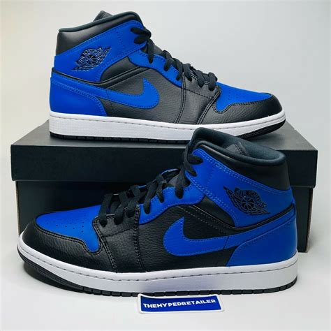 blue nike air jordan.